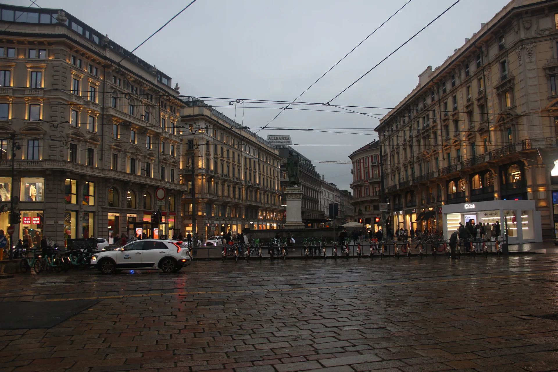 Piazza Cordusio Piazza Cordusio — Piazza Cordusio (Italie)