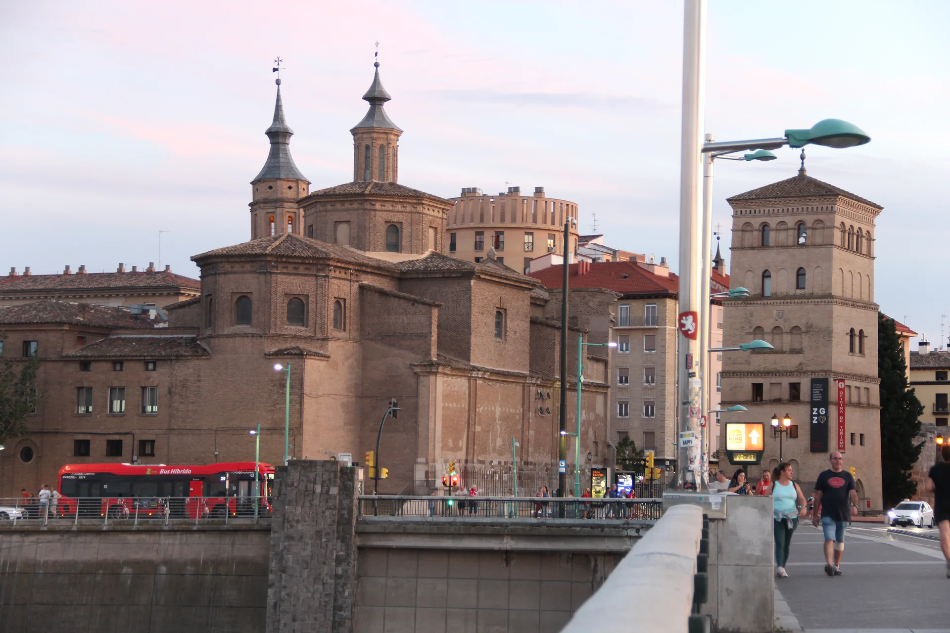 Torre de la Zuda Torre de la Zuda — Tour de la Zuda (Espagne)
