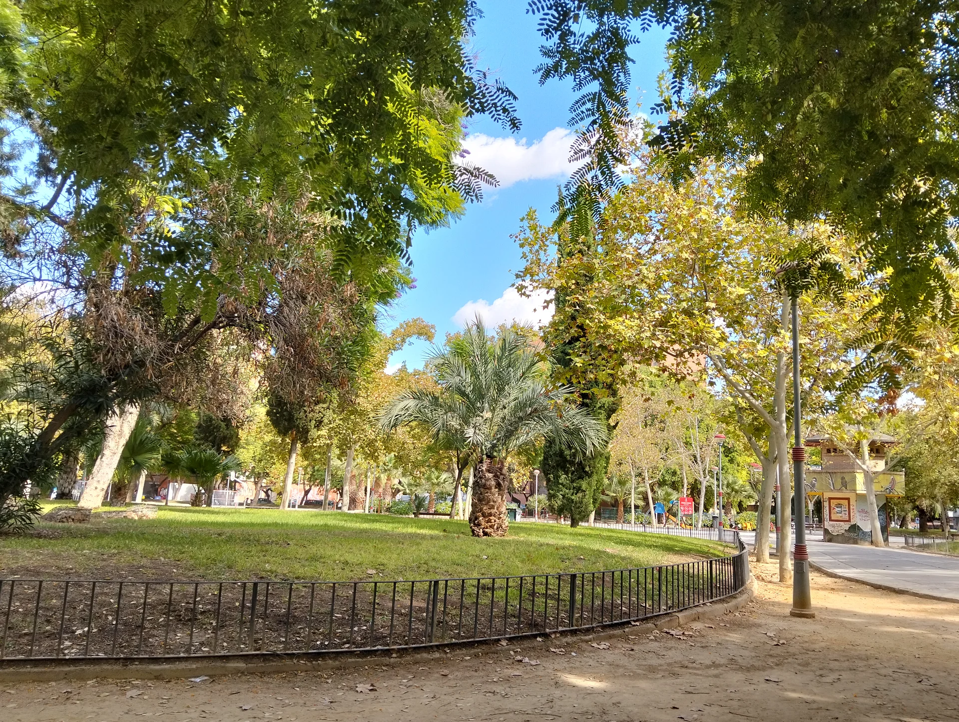 Jardín de la Constitución Española Jardín de la Constitución Española — Murcie (Espagne)