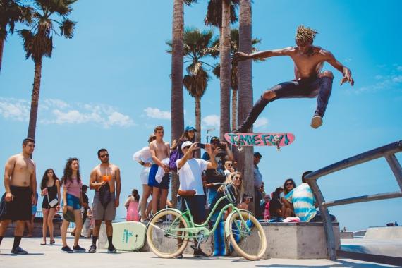 Skateur à Venice Beach