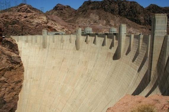 Barrage Hoover et sa forme en arc