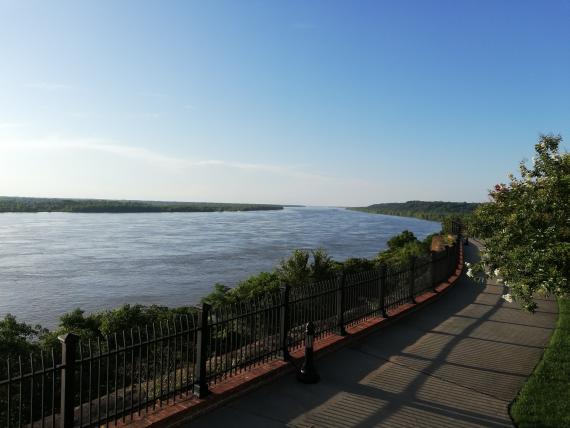Vue sur l'immensité du Mississippi