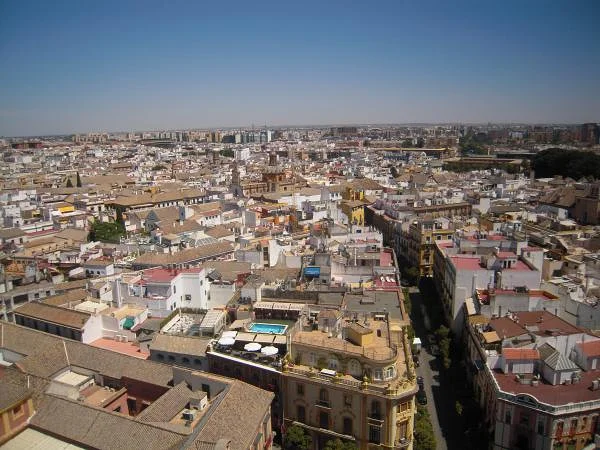 Vue sur Séville du haut de la Giralda — Cathédrale de Séville (Espagne)