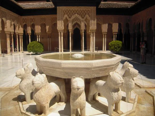 La cour des Lions — Alhambra (Espagne)