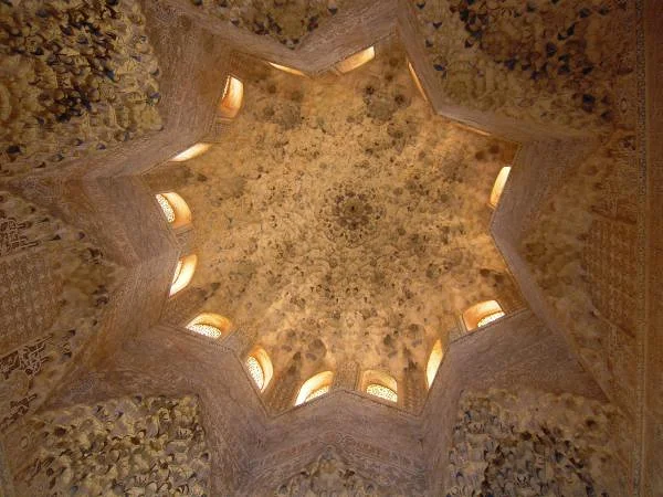 Plafond sculpté — Alhambra (Espagne)