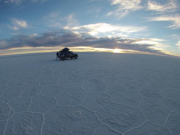 Un soir sur la lune, au Salar d'Uyuni en Bolivie