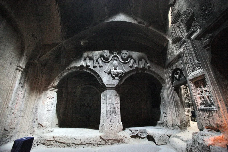 Caveau familiale des princes Prochain, Ghéghard — Monastère de Geghard (Arménie)