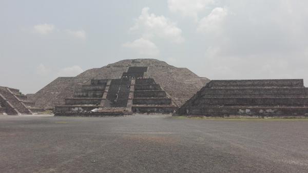 Pyramide de la lune