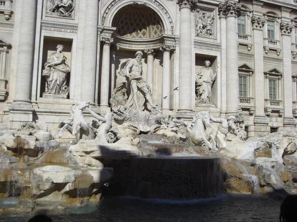La Fontaine de Trevi — Fontaine de Trevi (Italie)
