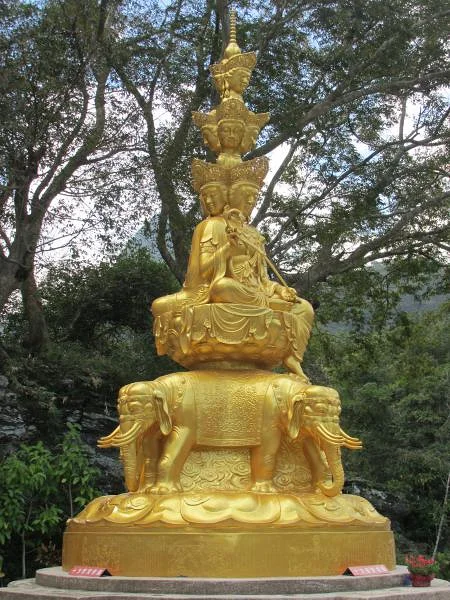 Statue dirée