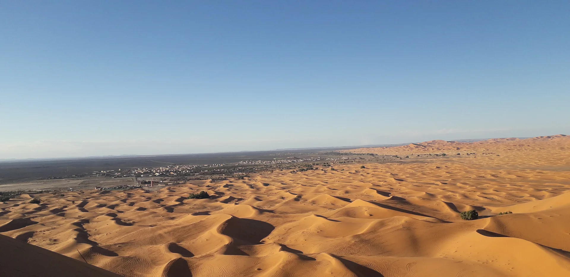 Big dunes in Sahara desert Big dunes in Sahara desert (Maroc)