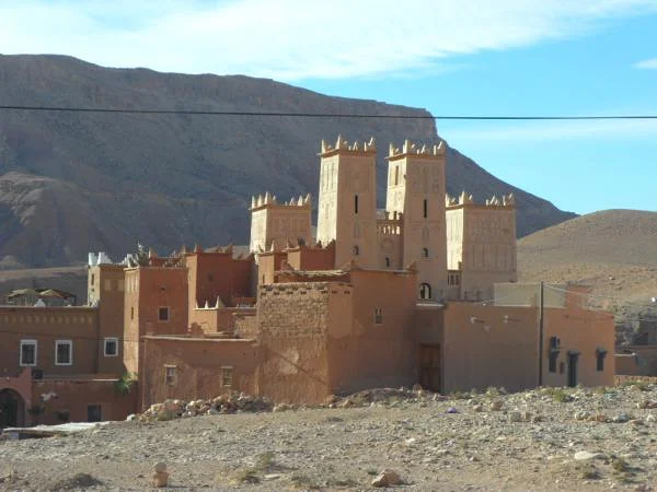 Sur la route Sur la route (Maroc)