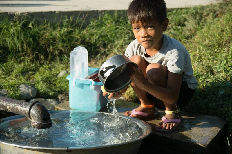 Enfant des Philippines (Philippines)