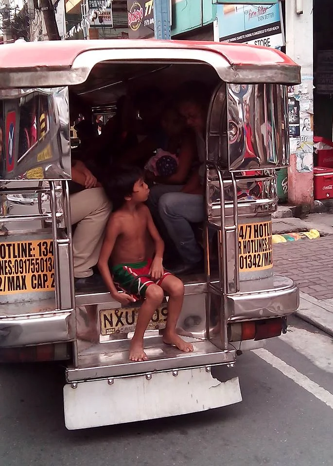 Enfant des Philippines (Philippines)