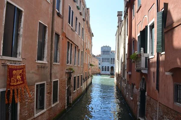 Vue d'un pont — Venise (Italie)