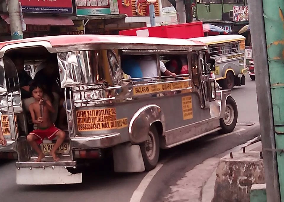 Enfant des Philippines (Philippines)