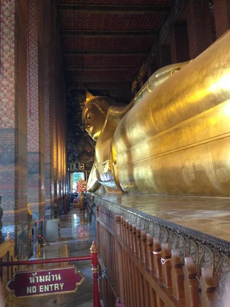 bouddha allongé — Temple Wat Pho (Thaïlande)