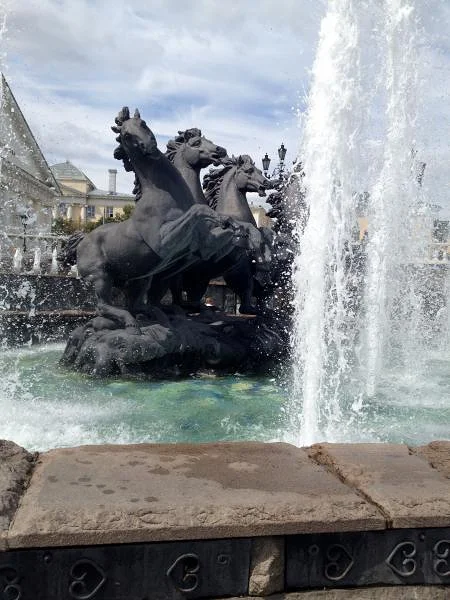 Fontaine de la Place rouge Fontaine de la Place rouge — Place Rouge (Russie)