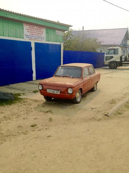 Voiture garée Voiture garée (Russie)