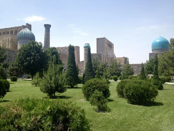 Sher Dor Madrasah — Sher Dor Madrasah (Ouzbékistan)