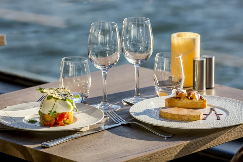 Entrées croisière déjeuner Paris — Croisière Déjeuner Paris Seine (France)