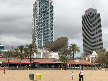 vue depuis la plage de Barceloneta
