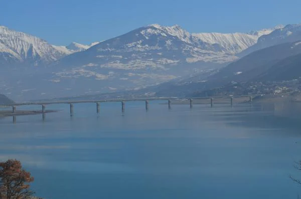 Le lac de Serre-Ponçon (France)