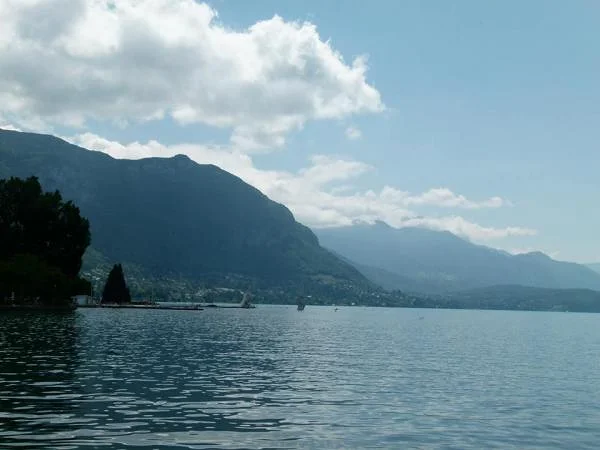 Un lac de montagne