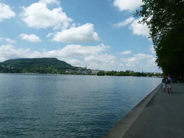 rives du lac d'Annecy — Annecy (France)