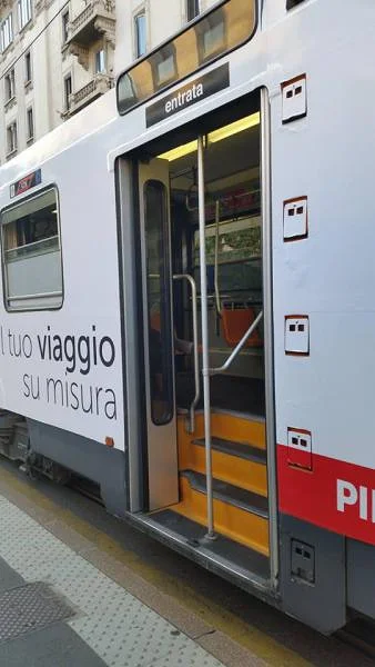 entrée de tram — Milan (Italie)