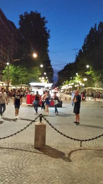 quartier sempione, quartier festif — Milan (Italie)