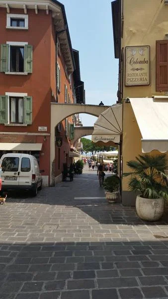 rue — Desenzano del Garda (Italie)
