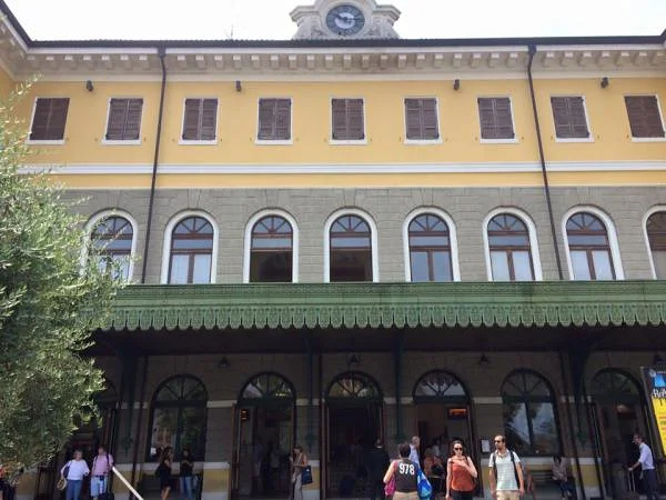 gare — Desenzano del Garda (Italie)