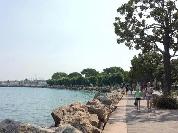 promenade — Desenzano del Garda (Italie)