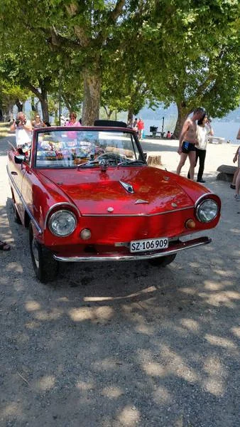 voiture amphibie sèche! — Stresa (Italie)