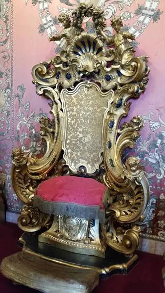 19 — Palazzo Borromeo (Italie)