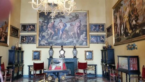36 — Palazzo Borromeo (Italie)
