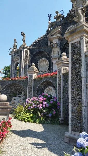 Gros plan sur l'amphithéâtre — Jardin botanique de l'Isola Bella (Italie)
