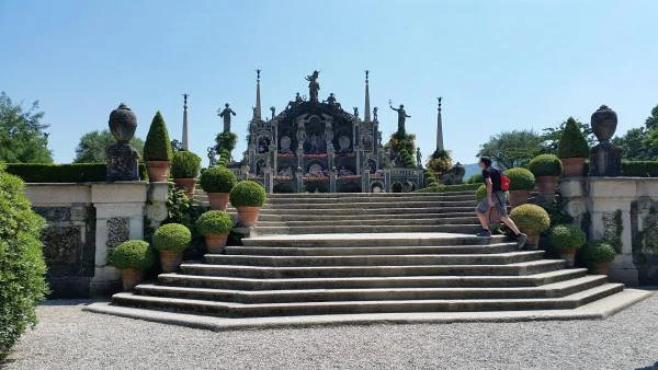 Escalier monumental — Jardin botanique de l'Isola Bella (Italie)