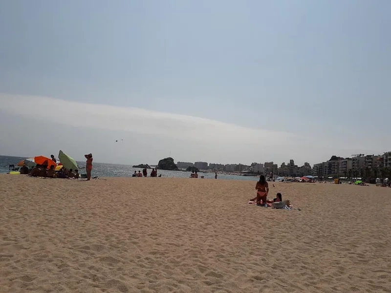 la plage principale de Blanes — Blanes (Espagne)