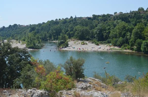 Zone de baignade Zone de baignade — Pont du Diable de Saint-Jean-de-Fos (France)