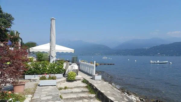 vue sur le lac et les montagnes — Stresa (Italie)