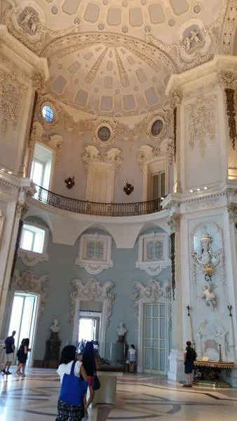 17 — Palazzo Borromeo (Italie)