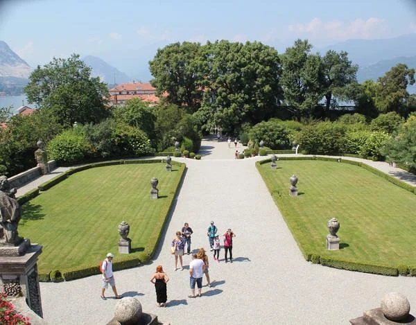 Un décor de rêve Un décor de rêve — Jardin botanique de l'Isola Bella (Italie)