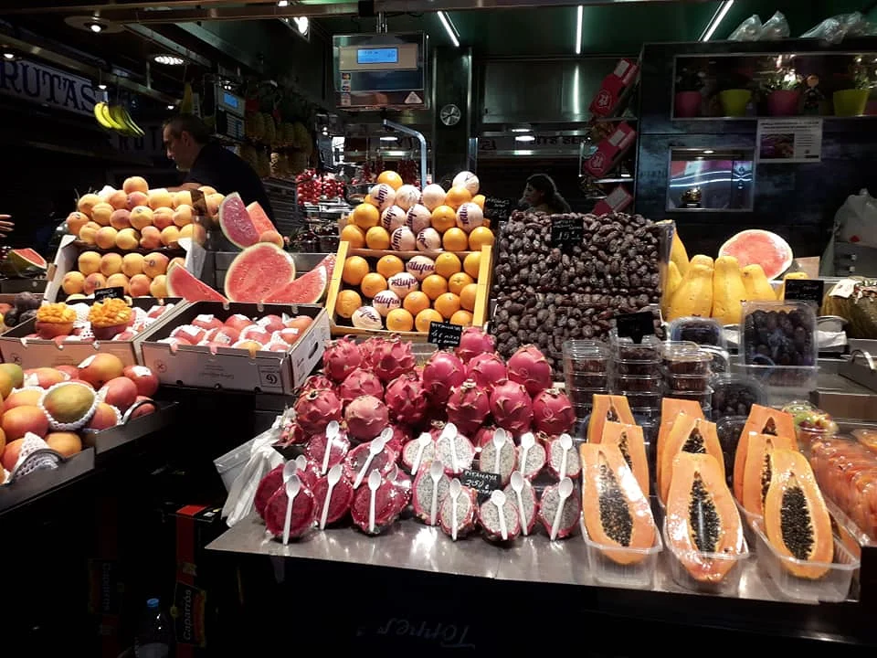 des fruits exotiques à la boqueria des fruits exotiques à la boqueria — Marché de la Boquería (Espagne)