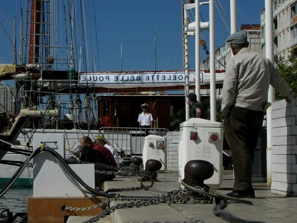 Bateau toulonais — Port de Toulon (France)