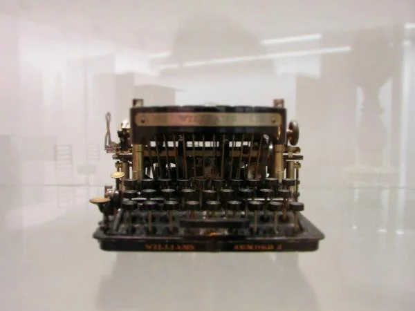 25 — Design Museum - Neue Sammlung (Allemagne)