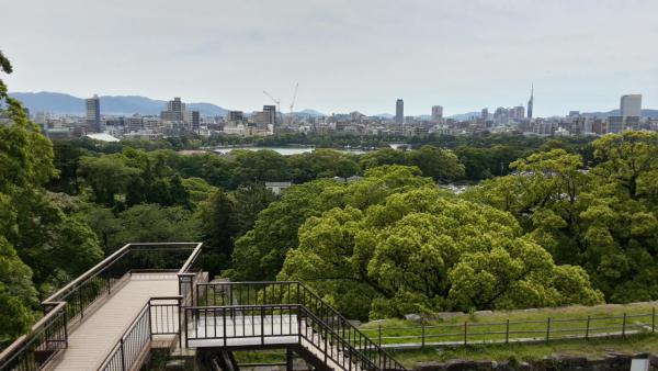 Vue de Fukuoka depuis les ruines d'un château