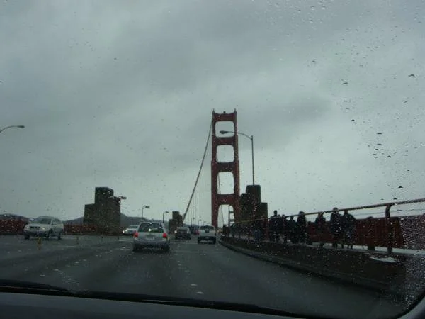 Golden gate sous la pluie — Golden Gate Bridge (Etats-Unis)
