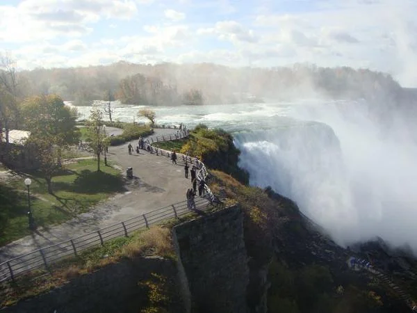 chutes du niagara de jour